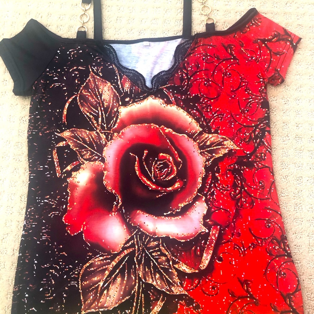 Womens blouse, size S, graphic Rose, Short Sleeve Off Shoulder, new never worn.